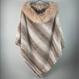Super Soft Poncho with faux fur collar OS